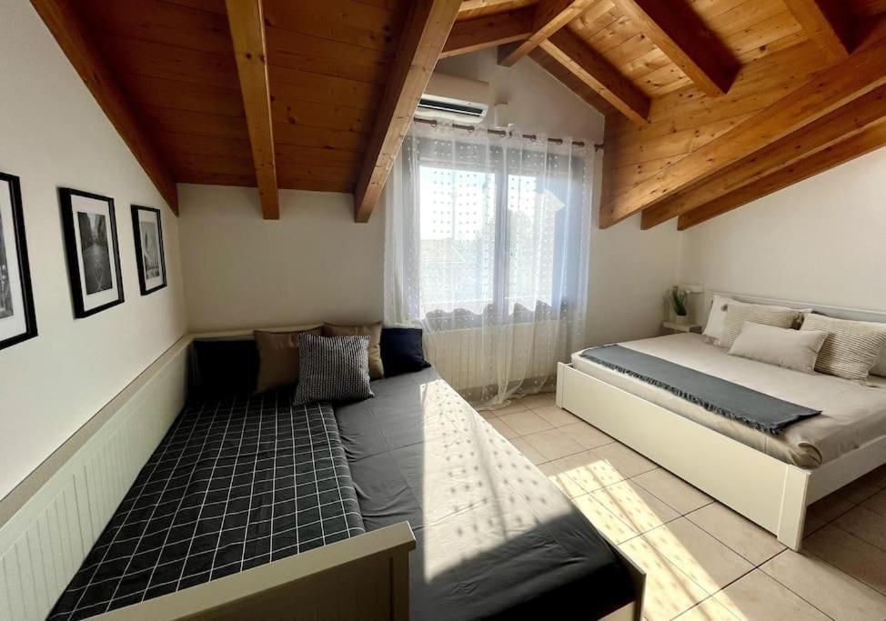 Ferienwohnung Mansarda Antica Milano San Giuliano Milanese Exterior foto
