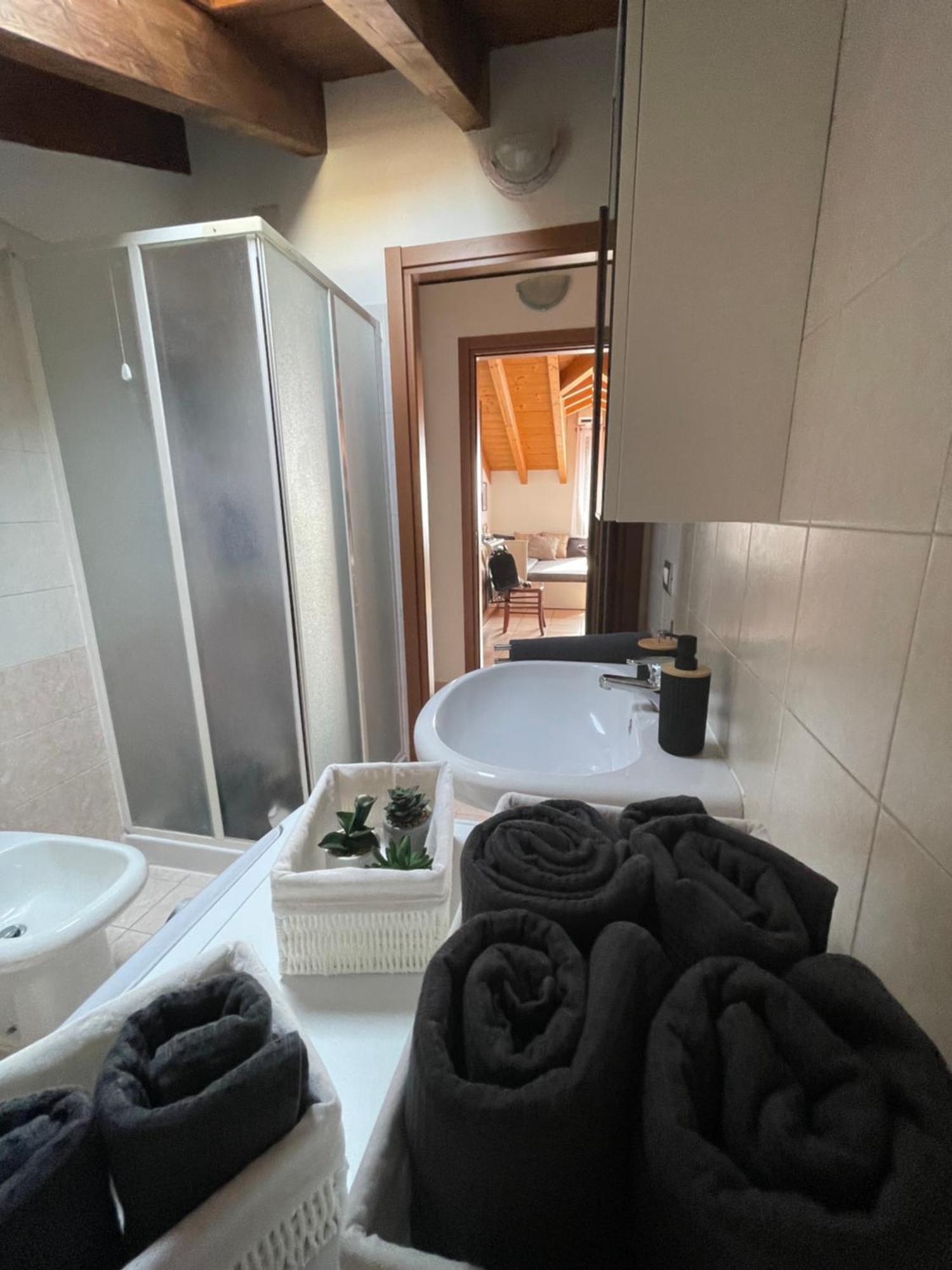 Ferienwohnung Mansarda Antica Milano San Giuliano Milanese Exterior foto